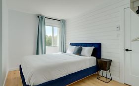 Room With Private Bathroom